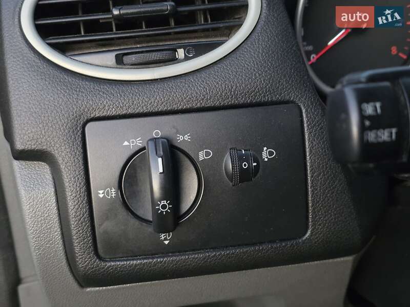 Хэтчбек Ford Focus 2010 в Тернополе