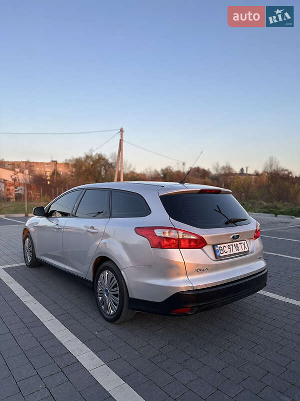 Универсал Ford Focus 2013 в Пустомытах