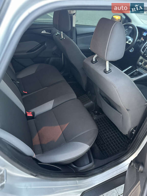 Универсал Ford Focus 2013 в Пустомытах