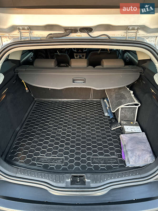 Универсал Ford Focus 2013 в Пустомытах