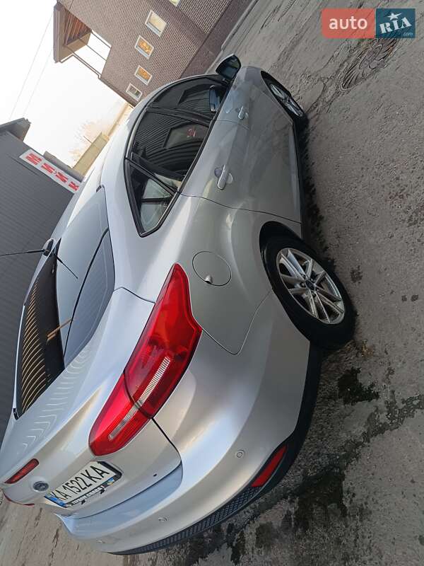 Седан Ford Focus 2015 в Киеве фото 8 Седан Ford Focus 2015 в Киеве