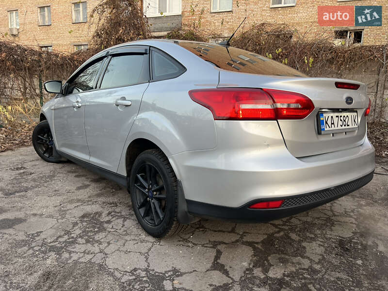 Седан Ford Focus 2016 в Києві