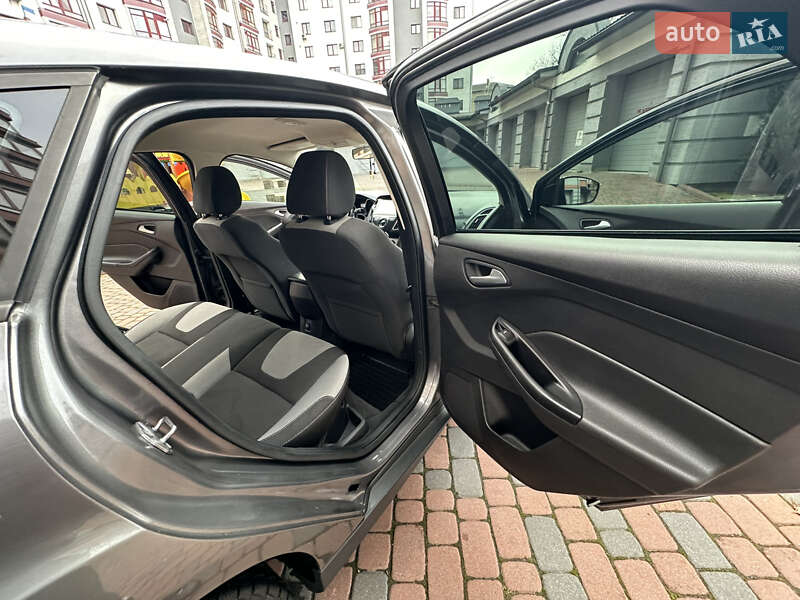 Хэтчбек Ford Focus 2013 в Ивано-Франковске