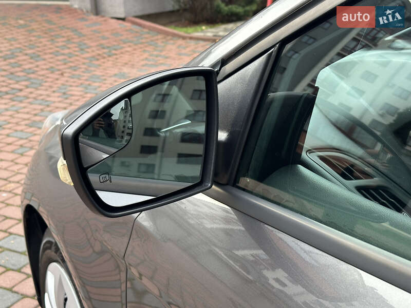 Хэтчбек Ford Focus 2013 в Ивано-Франковске