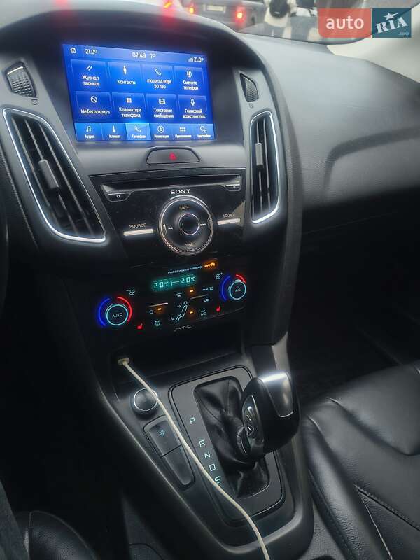 Хэтчбек Ford Focus 2015 в Киеве