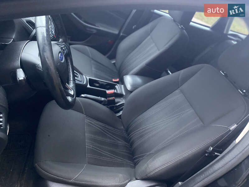 Седан Ford Focus 2015 в Чернигове