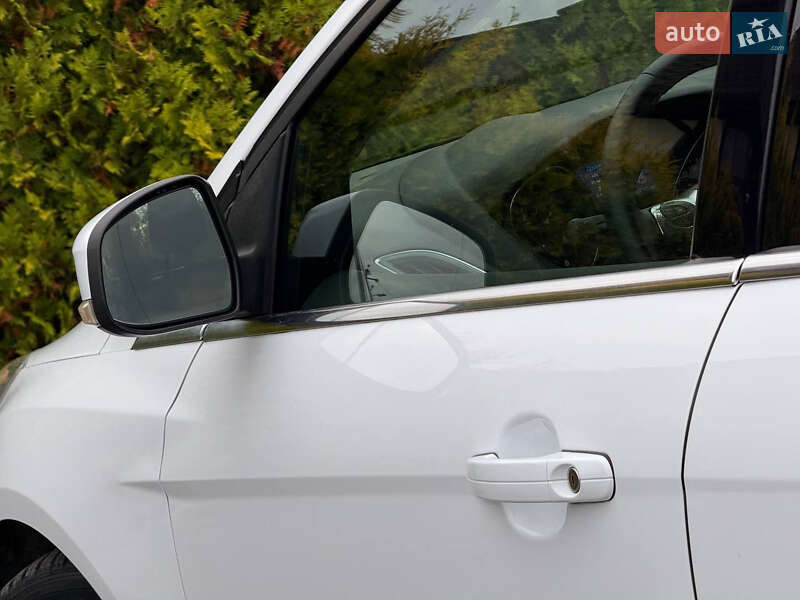 Хетчбек Ford Focus 2013 в Стрию