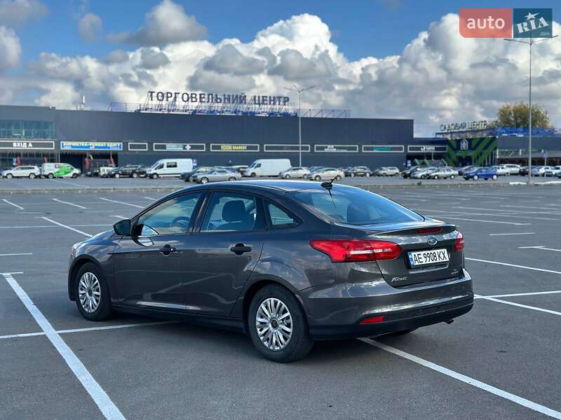 Седан Ford Focus 2015 в Днепре