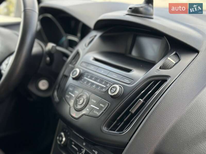 Седан Ford Focus 2015 в Днепре