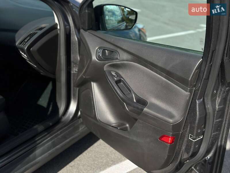 Седан Ford Focus 2015 в Днепре