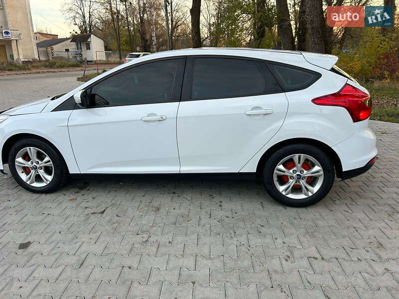 Хэтчбек Ford Focus 2014 в Черновцах