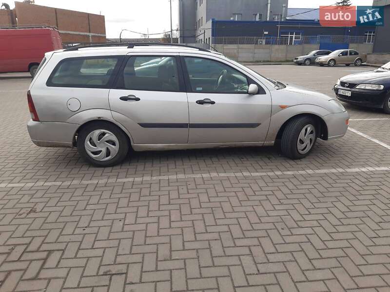 Універсал Ford Focus 2000 в Золочеві