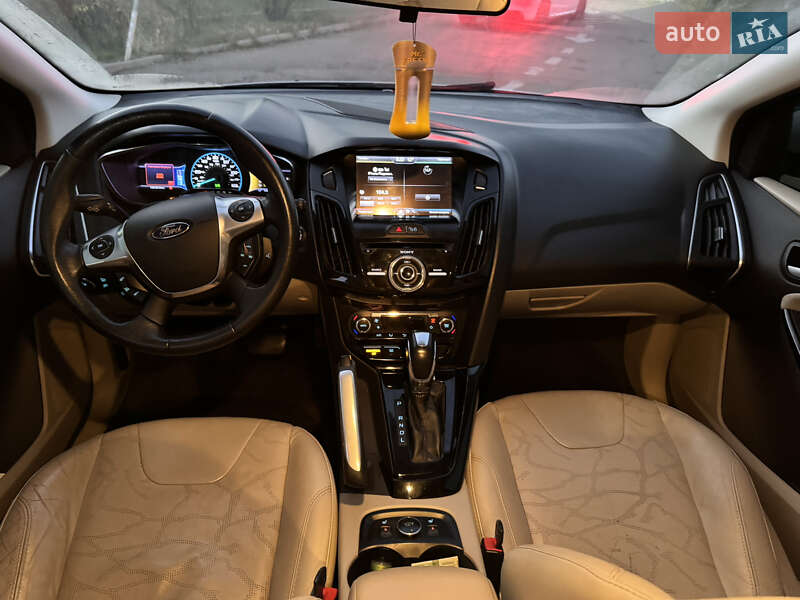 Хетчбек Ford Focus 2012 в Южному фото 19 Хетчбек Ford Focus 2012 в Южному