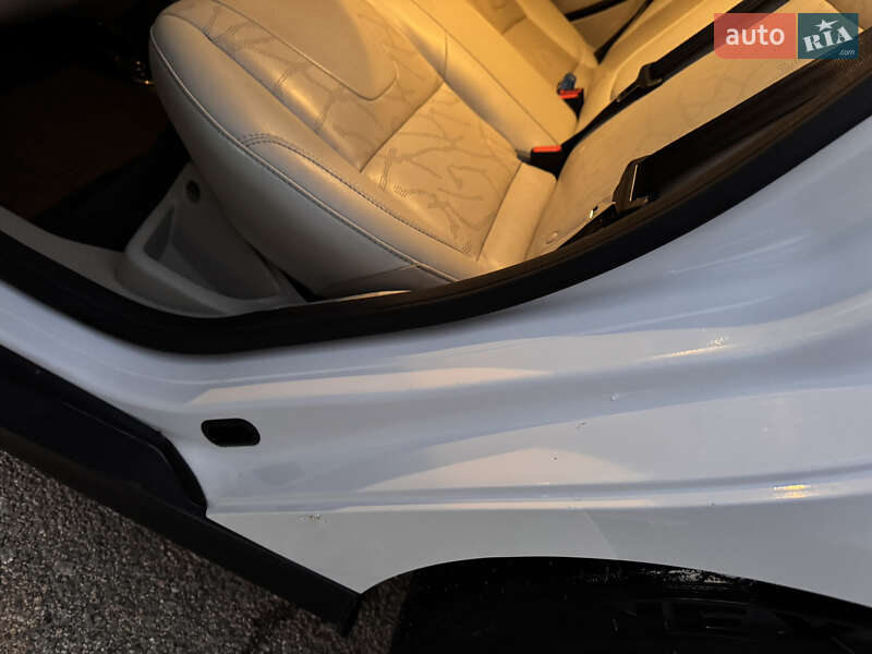 Хетчбек Ford Focus 2012 в Южному фото 34 Хетчбек Ford Focus 2012 в Южному