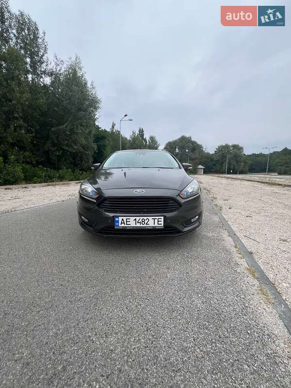 Хэтчбек Ford Focus 2015 в Днепре