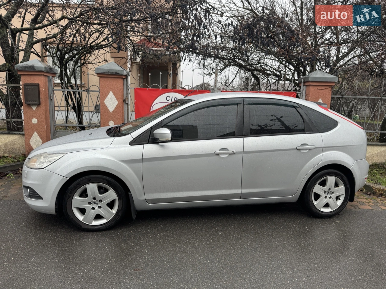 2010 Ford Focus - мініатюра 14