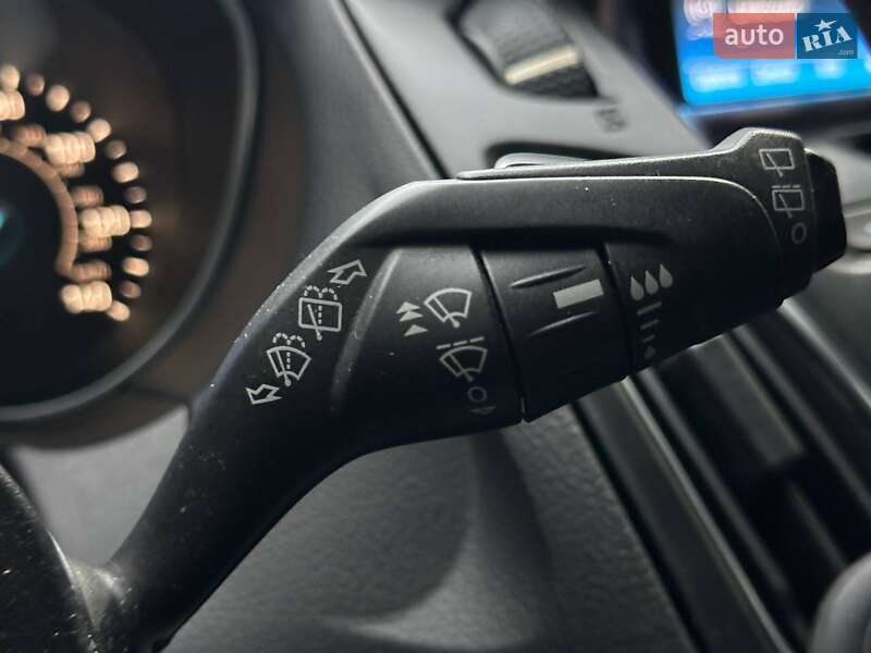 Хэтчбек Ford Focus 2015 в Киеве