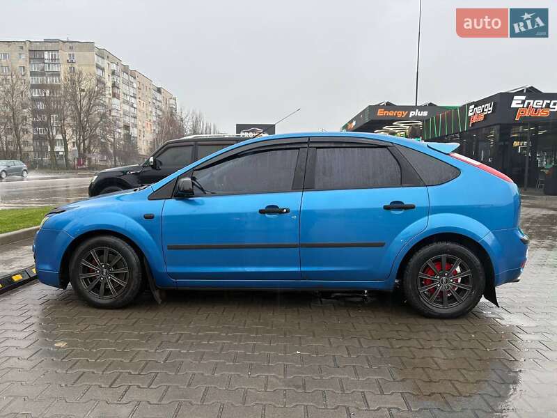 Хэтчбек Ford Focus 2006 в Вишневом фото 5 Хэтчбек Ford Focus 2006 в Вишневом