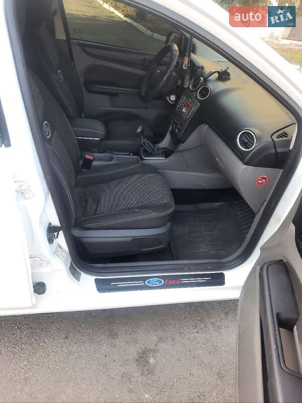 Хэтчбек Ford Focus 2010 в Запорожье