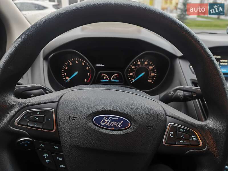Седан Ford Focus 2017 в Киеве