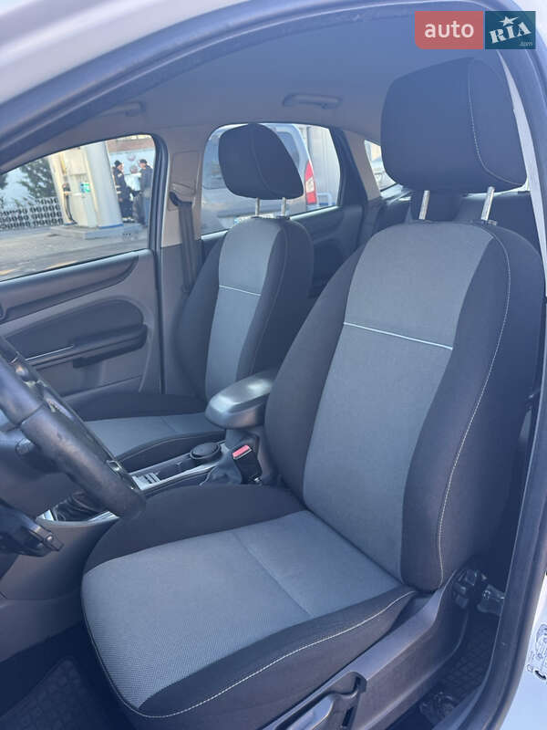 Хетчбек Ford Focus 2011 в Лубнах фото 13 Хетчбек Ford Focus 2011 в Лубнах