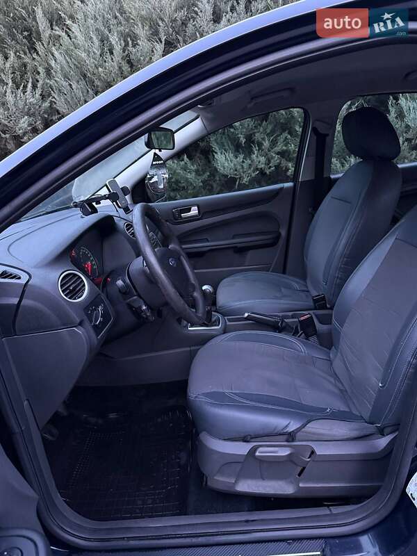 Хэтчбек Ford Focus 2006 в Киеве