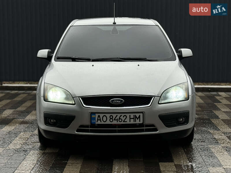 Хэтчбек Ford Focus 2006 в Сваляве