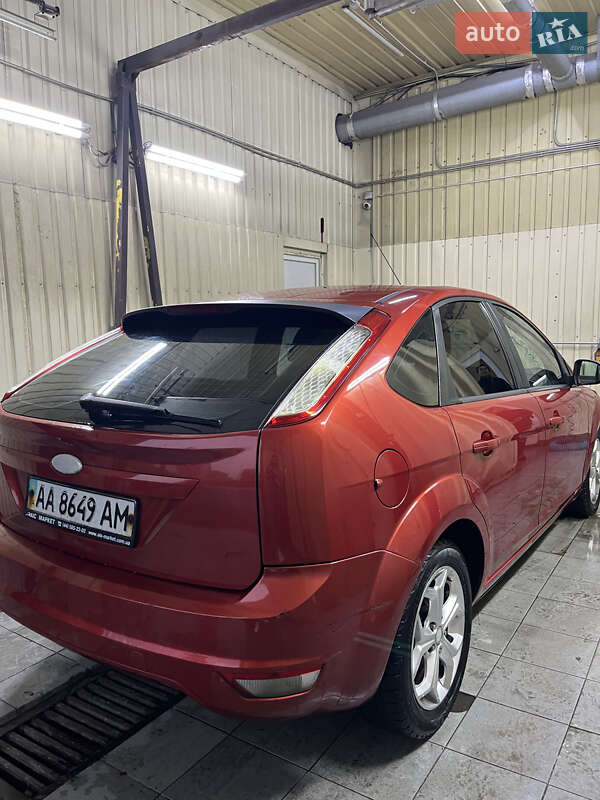 Хэтчбек Ford Focus 2008 в Киеве