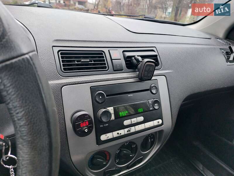 Хэтчбек Ford Focus 2005 в Жмеринке фото 6 Хэтчбек Ford Focus 2005 в Жмеринке