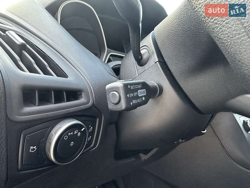 Седан Ford Focus 2016 в Дніпрі
