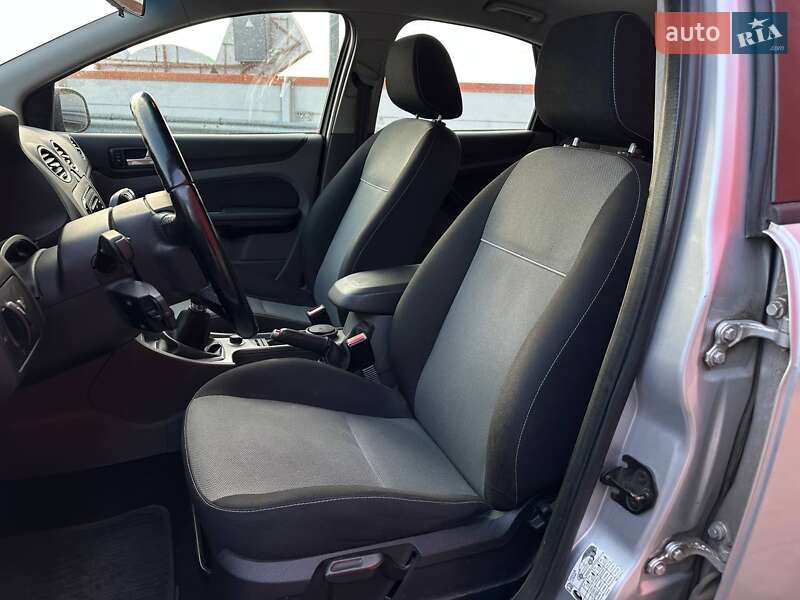 Хэтчбек Ford Focus 2011 в Киеве фото 9 Хэтчбек Ford Focus 2011 в Киеве