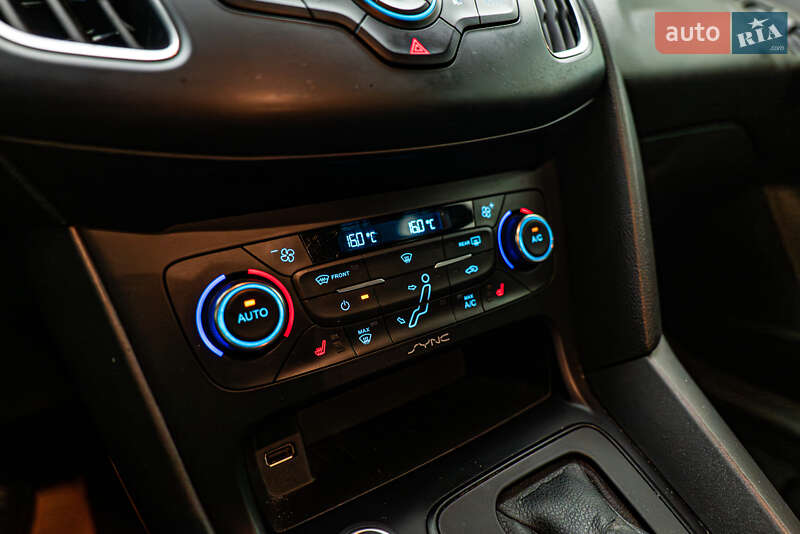 Хетчбек Ford Focus 2015 в Києві
