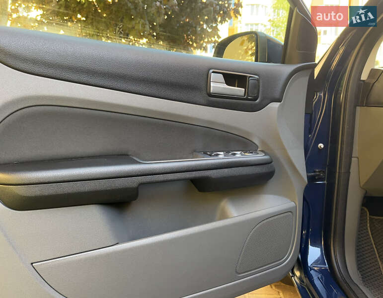 Универсал Ford Focus 2010 в Киеве фото 21 Универсал Ford Focus 2010 в Киеве