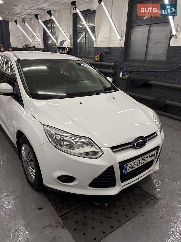 Хэтчбек Ford Focus 2013 в Днепре фото 4 Хэтчбек Ford Focus 2013 в Днепре