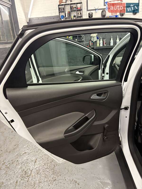 Хэтчбек Ford Focus 2013 в Днепре фото 16 Хэтчбек Ford Focus 2013 в Днепре