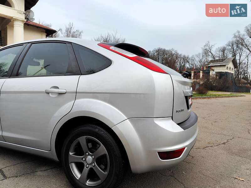 Хетчбек Ford Focus 2008 в Києві