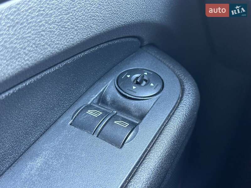 Хэтчбек Ford Focus 2006 в Киеве