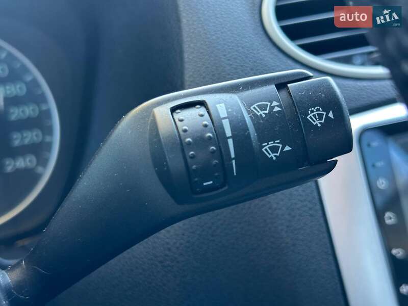 Хэтчбек Ford Focus 2006 в Киеве