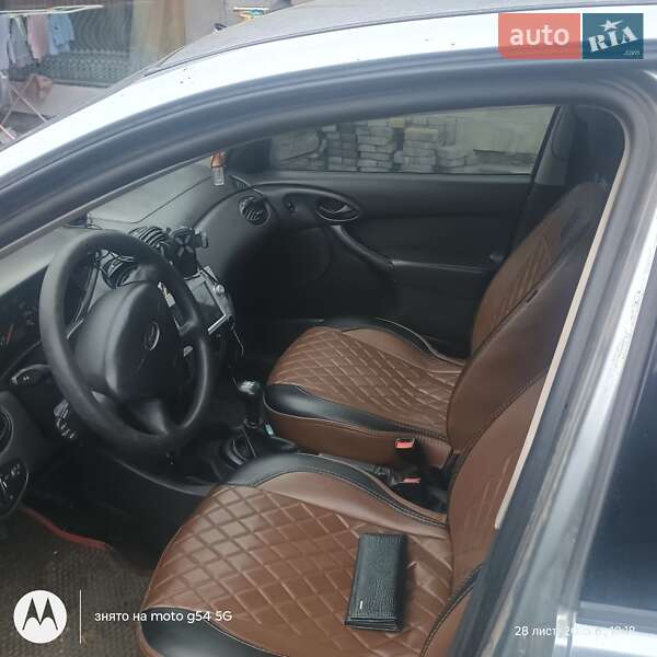 Седан Ford Focus 2005 в Дубно