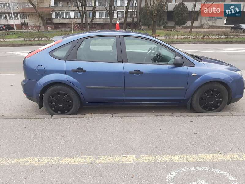 Хэтчбек Ford Focus 2006 в Ивано-Франковске фото 4 Хэтчбек Ford Focus 2006 в Ивано-Франковске