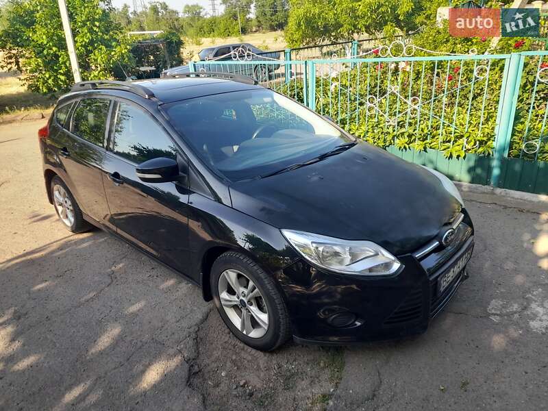 Хэтчбек Ford Focus 2014 в Веселинове фото 4 Хэтчбек Ford Focus 2014 в Веселинове
