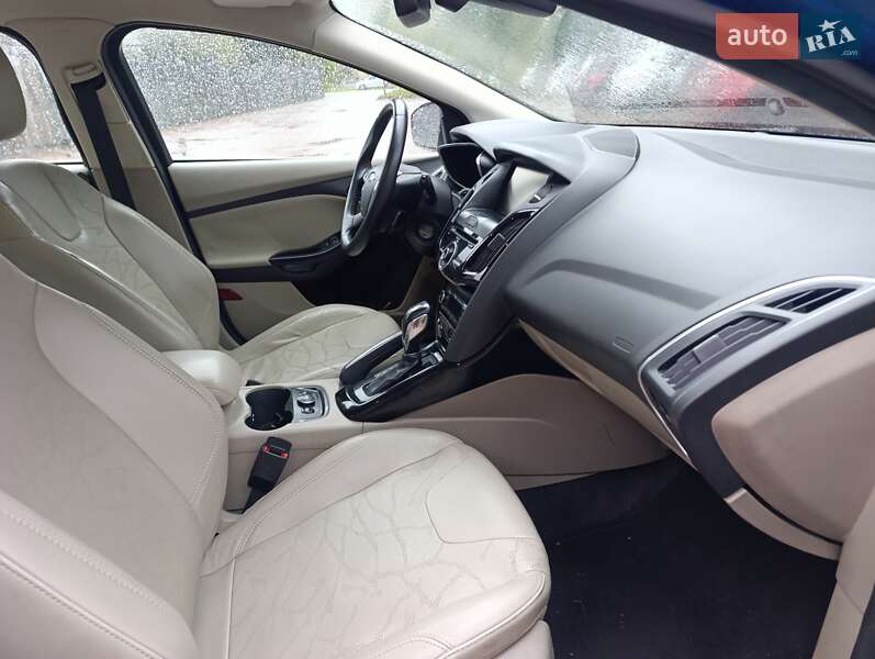 Хэтчбек Ford Focus 2012 в Звягеле