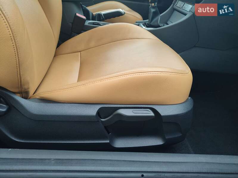 Кабриолет Ford Focus 2011 в Ровно