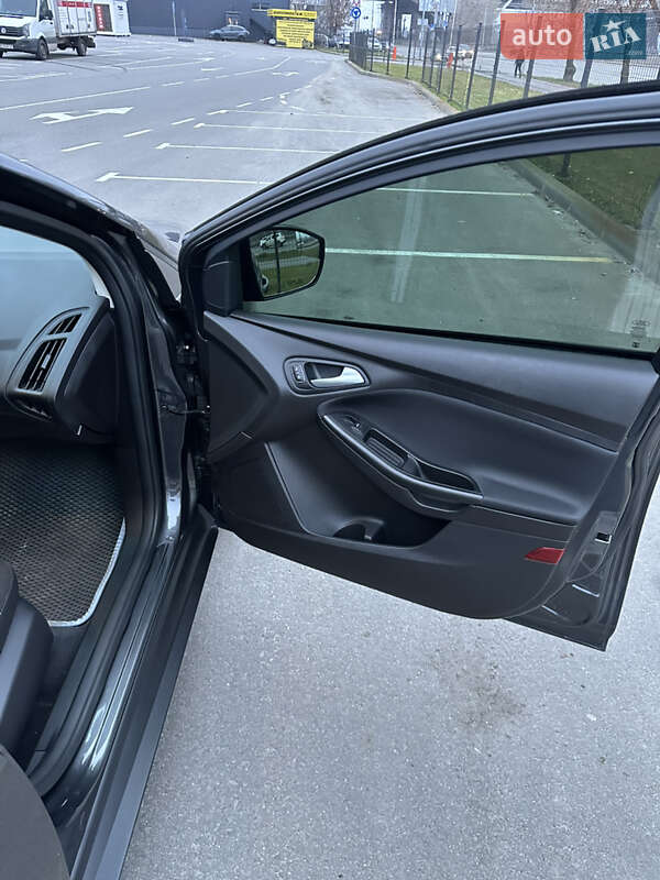 Седан Ford Focus 2018 в Киеве фото 12 Седан Ford Focus 2018 в Киеве