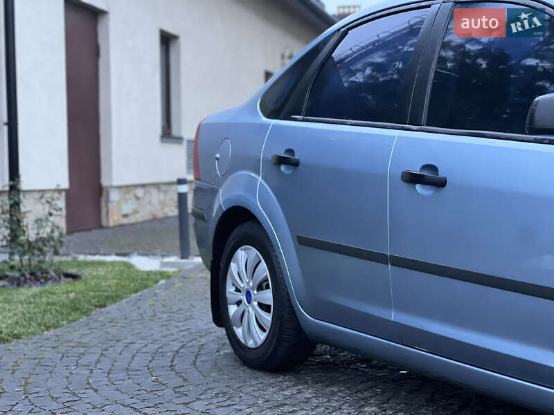 Седан Ford Focus 2006 в Жовкві
