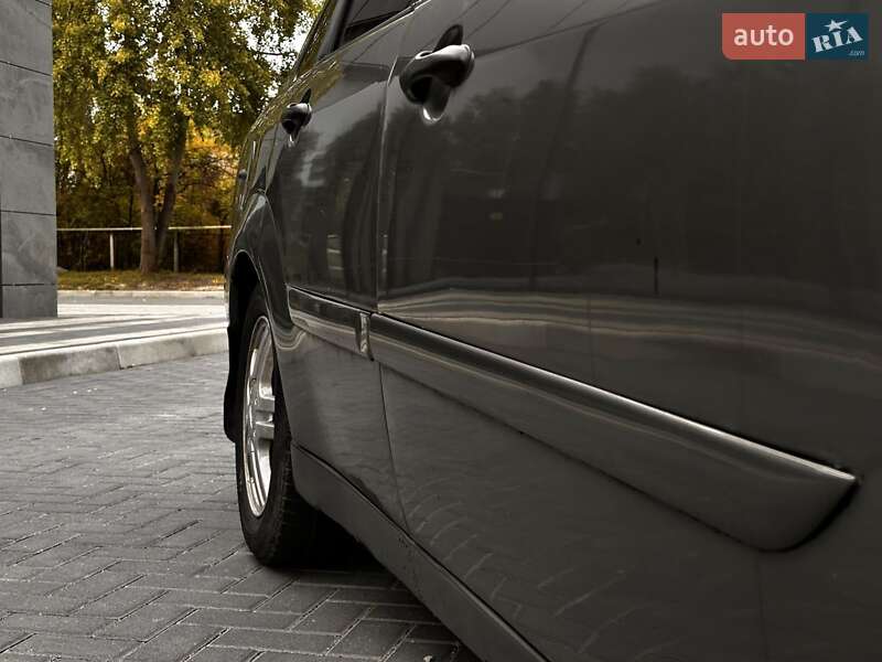 Седан Ford Focus 2003 в Луцке