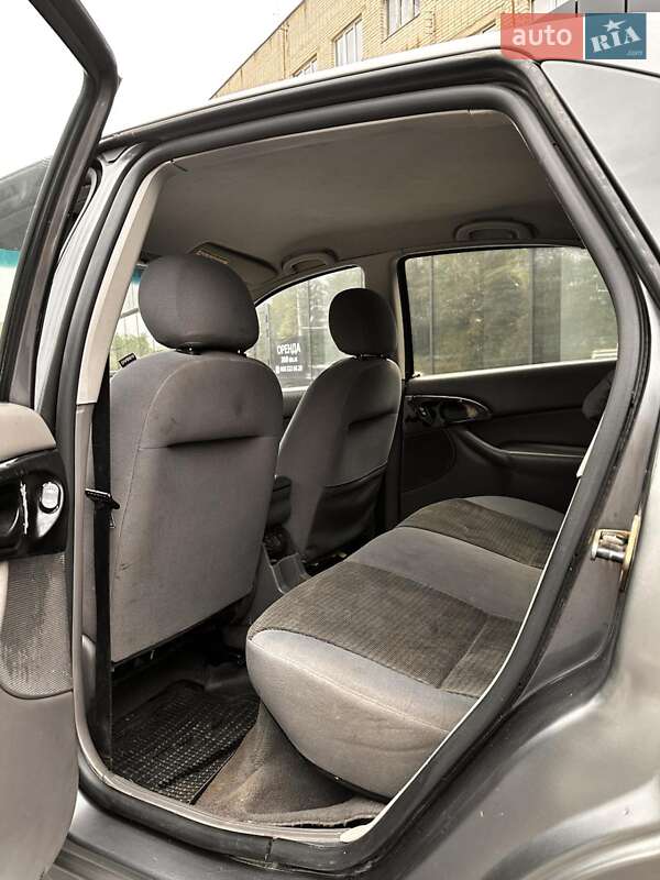 Седан Ford Focus 2003 в Луцке