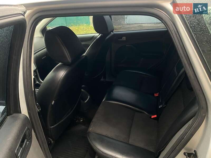 Универсал Ford Focus 2006 в Староконстантинове