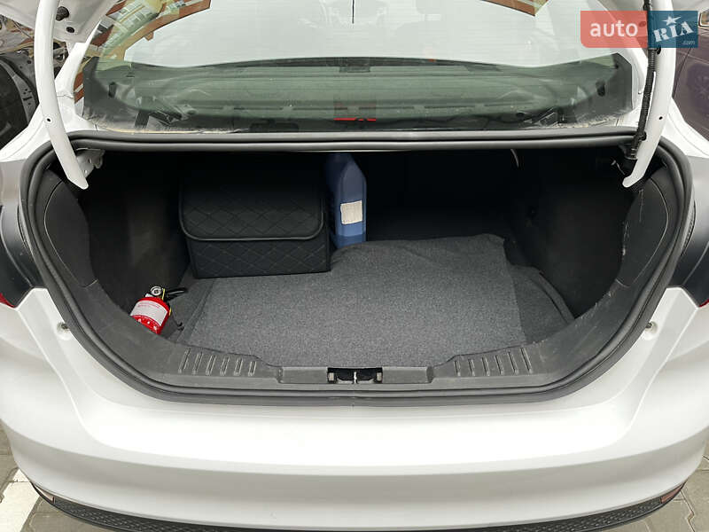 Седан Ford Focus 2015 в Хмельницком фото 20 Седан Ford Focus 2015 в Хмельницком