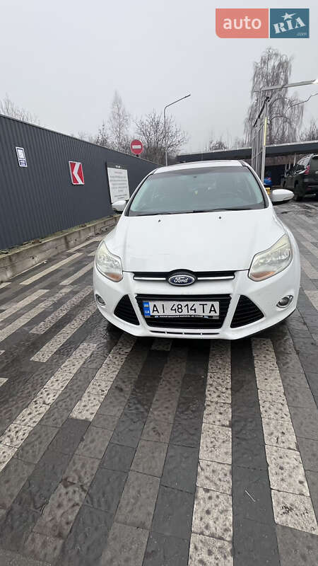 Хэтчбек Ford Focus 2014 в Киеве фото Хэтчбек Ford Focus 2014 в Киеве